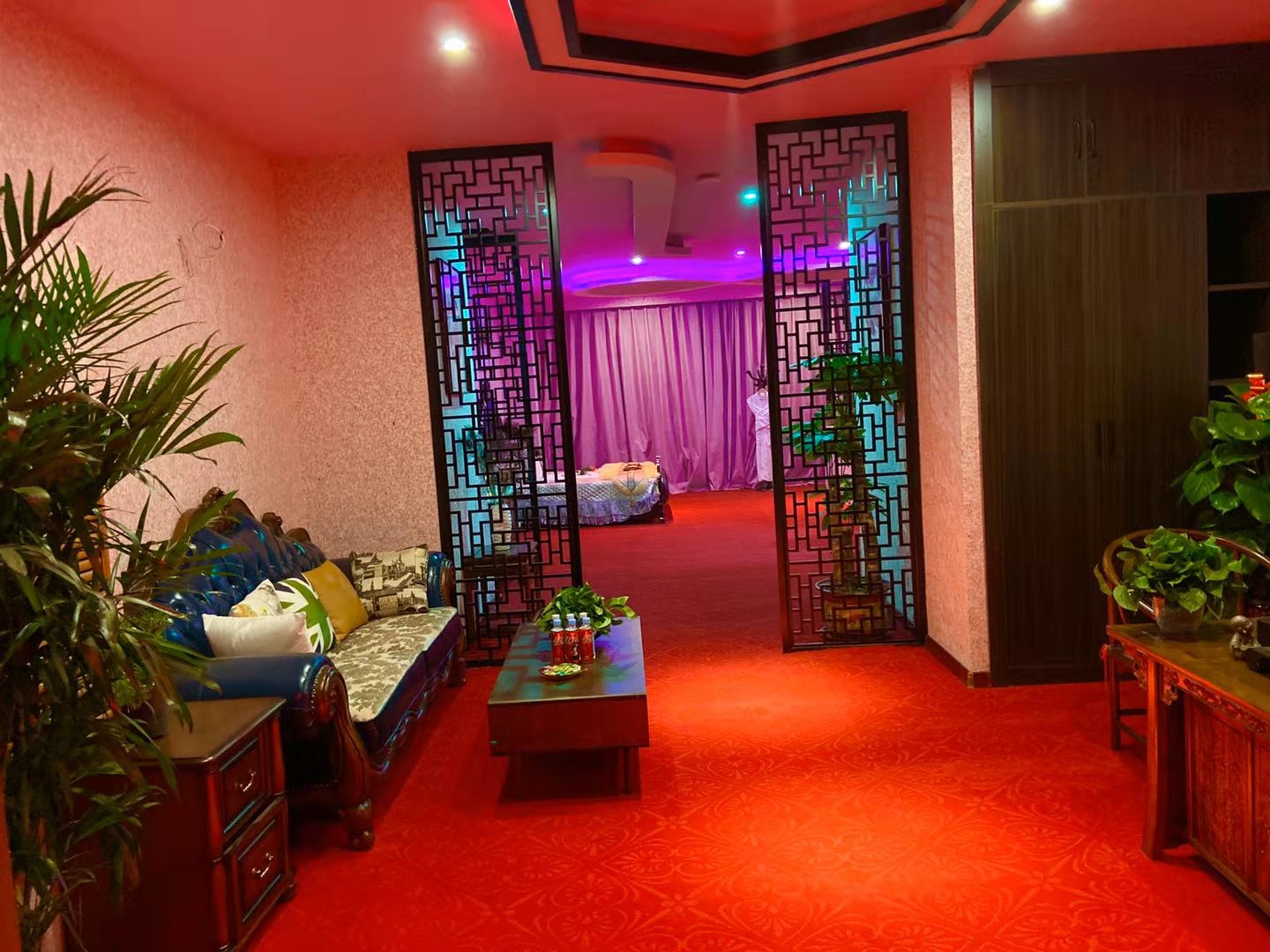 上海静安附近按摩店哪家好玩的多,上海静安按摩店哪家好玩?多维度评测带你体验