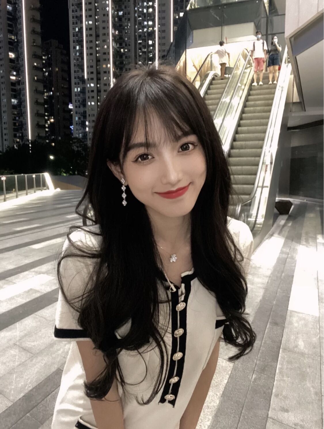 上海静安区找女人的会所地址在哪儿,繁华都市中的女性专属空间